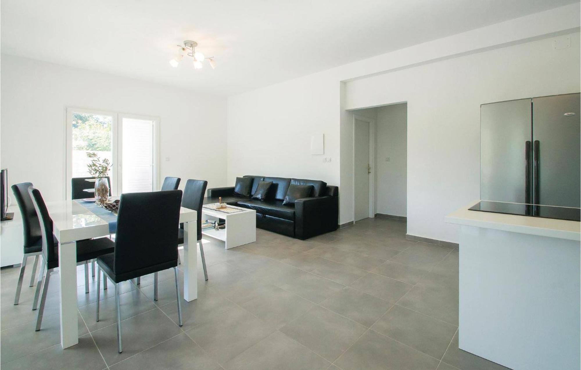 Stunning Apartment In Grscica With Kitchen ปริซบา ภายนอก รูปภาพ